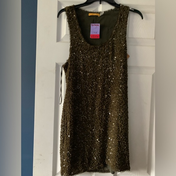 Alice + Olivia Dresses & Skirts - Olive green Alice and Olivia minidress with beading!